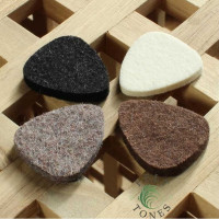 FEL-MT-4 - 4 Felt Plectrums set in a tin box