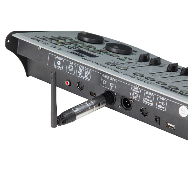 SOUNDSATION WDX-100 - 2.4GHz DMX512 vezeték nélküli jeltovábbító Soundsation 5x18W és 5x10W akkumulátoros PAR lámpákhoz